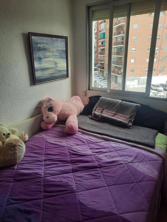 Una Habitacion Individual En Casa Familiar Dentro De Ciudad Patrimonio De La Humanidad Alcalá de Henares Kültér fotó